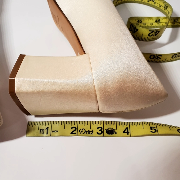 KENNETH COLE Heels Pumps - Picture 6 of 16